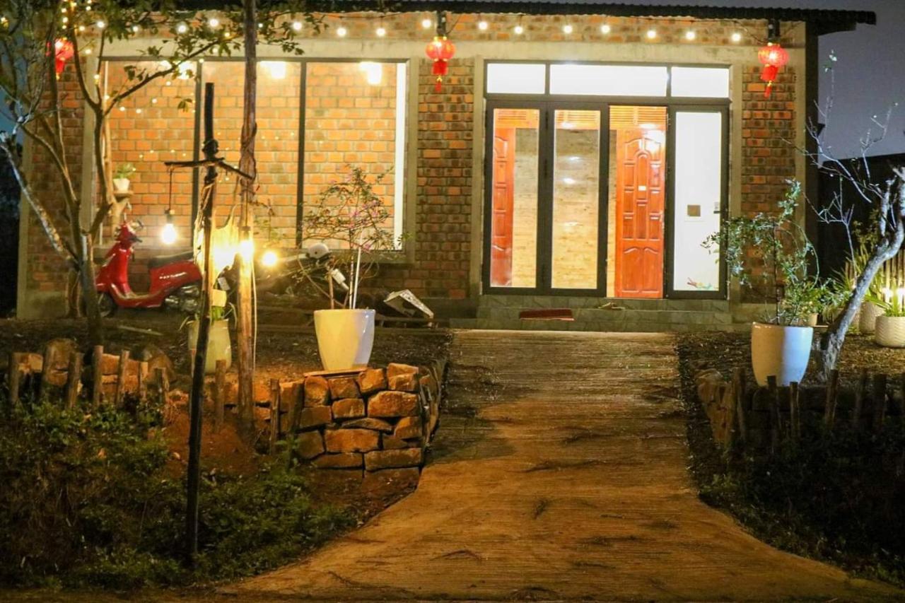 Big Mang Den Homestay Kon Von Kla Exterior foto